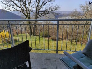 Unclassified image, 5 of 31, button