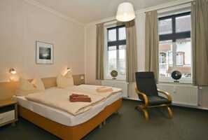 3 Schlafzimmer, Reisekinderbett, WLAN, Bettwäsche