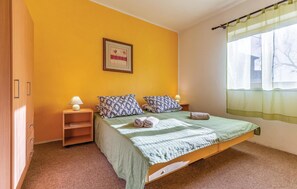 1 bedroom, free WiFi, bed sheets