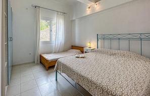 2 bedrooms, free WiFi, bed sheets