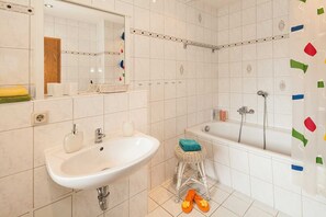 Luokittelematon kuva, 3 kautta 9, painike