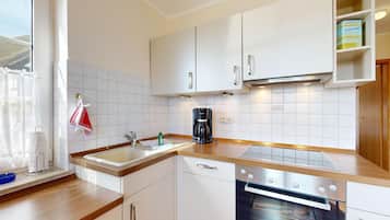 Kühlschrank, Mikrowelle, Ofen, Geschirrspüler