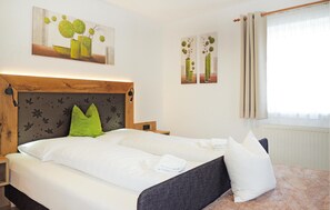 2 Schlafzimmer, Reisekinderbett, kostenloses WLAN, Bettwäsche