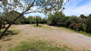 Property grounds - Holiday apartment with air conditioning (Bogovići)