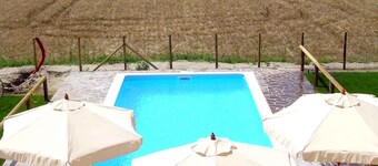 Estudio con aire acondicionado y piscina