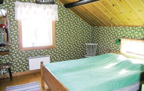 2 makuuhuonetta, vauvan matkasänky