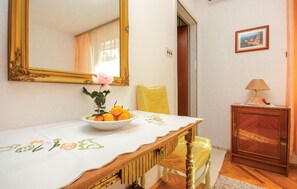 Interior - Awesome apartment in Brodarica (Brodarica)