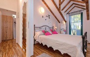 3 habitaciones, caja de seguridad en la habitación y cuna de viaje 