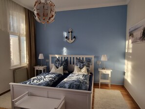2 bedrooms, iron/ironing board, WiFi, bed sheets