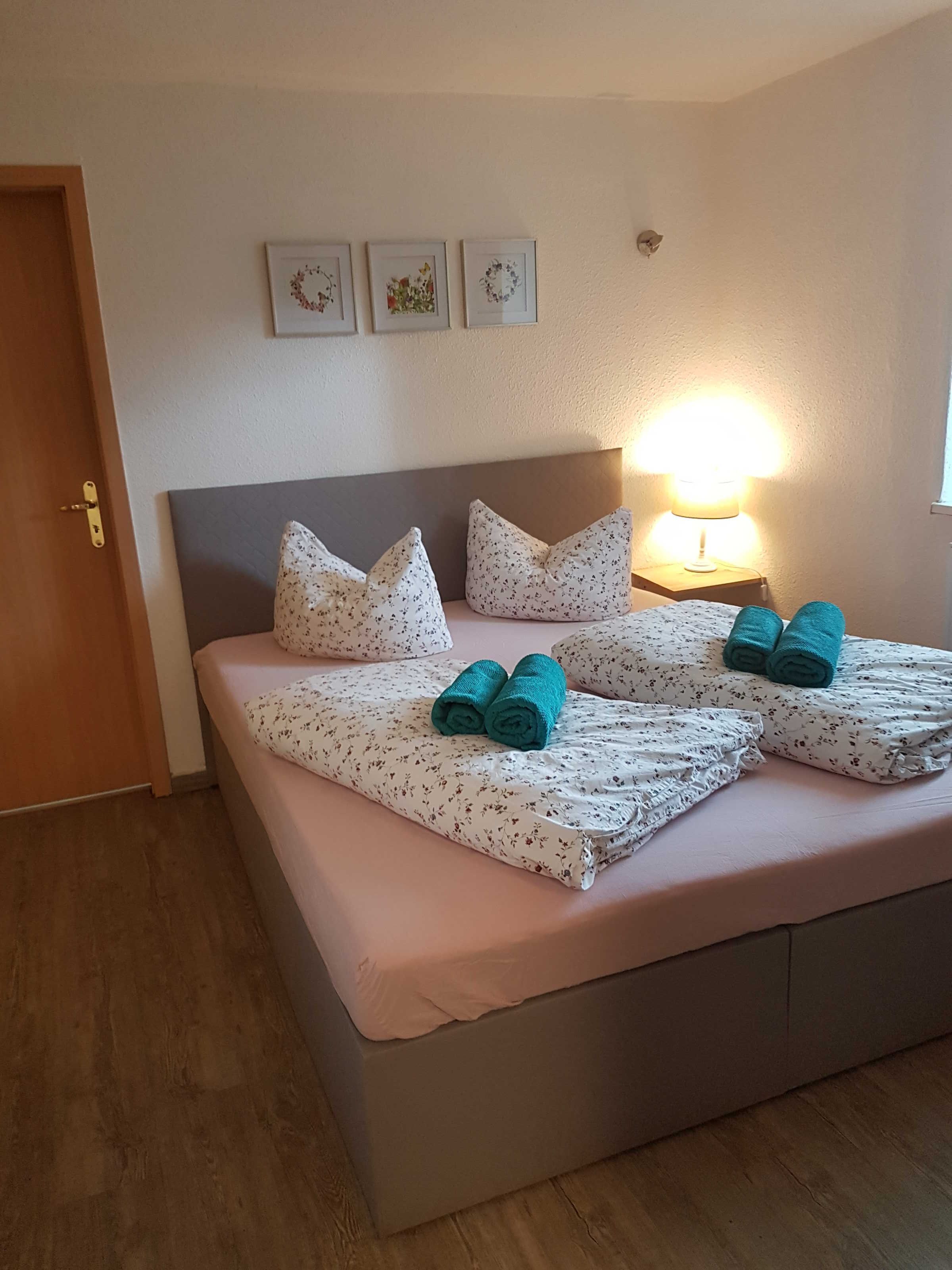 2 habitaciones y cuna de viaje 