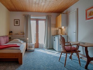 Unclassified image, 5 of 11, button