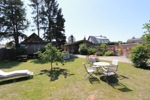 Unclassified image, 3 of 23, button