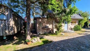 Unclassified image, 2 of 23, button