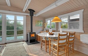 Dining - Cozy home in Højby with WiFi (Højby)