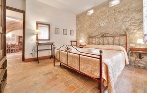 2 Schlafzimmer, Reisekinderbett, kostenloses WLAN, Bettwäsche