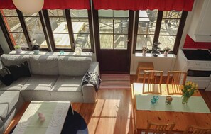 TV, caminetto, lettore DVD