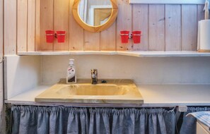 Shower - Amazing home in Sjusjøen with WiFi (Sjusjøen)