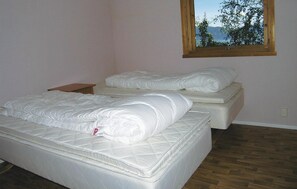 2 bedrooms, bed sheets