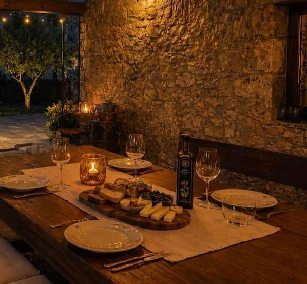 Outdoor dining