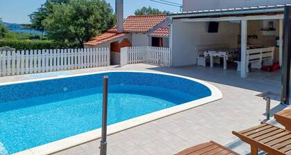 Gorgeous home in Kraj
