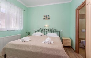 2 Schlafzimmer, Reisekinderbett, kostenloses WLAN, Bettwäsche