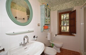 Shower - 2 bedroom beautiful home in Camaiore (LU) (Camaiore (LU))