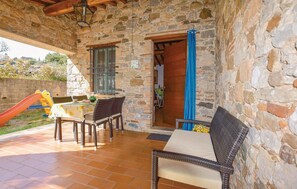 Outdoor dining - 2 bedroom beautiful home in Camaiore (LU) (Camaiore (LU))