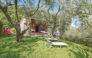 Property grounds - 2 bedroom beautiful home in Camaiore (LU) (Camaiore (LU))