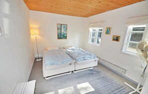 4 bedrooms - 4 bedroom stunning home in Knebel (Knebel)
