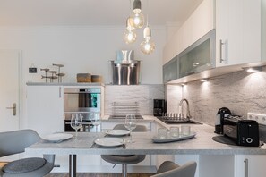 Fridge, microwave, oven, dishwasher