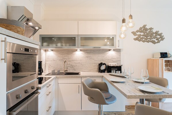Fridge, microwave, oven, dishwasher