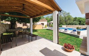 Outdoor dining - Gorgeous home in Labin (Labin)