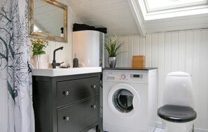 Interior - Nice home in Humble with kitchen (Humble)