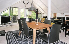 Dining - Nice home in Humble with kitchen (Humble)
