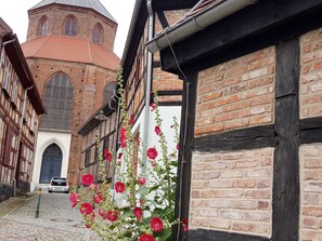 Unclassified image, 4 of 24, button