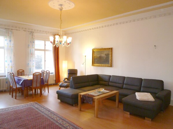 Unclassified image, 1 of 24, button