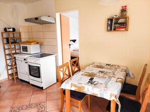 Unclassified image, 3 of 16, button