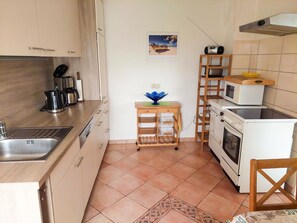 Refrigerador, microondas, horno y lavavajillas 