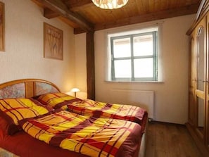 2 chambres, lit de bébé portatif, Wi-Fi, literie fournie