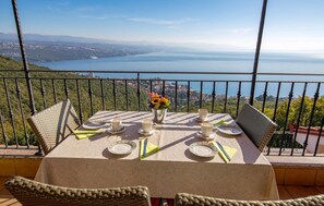 Enjoy a serene meal or tea on this outdoor space with a breathtaking view.
