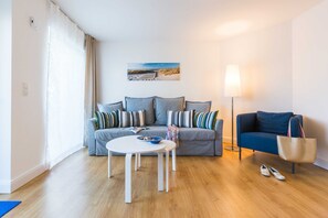 Flat-screen TV - Luv - LUV, Germany (Nienhagen)