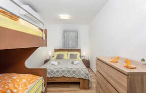 2 chambres, lit parapluie, Wi-Fi gratuit, draps fournis