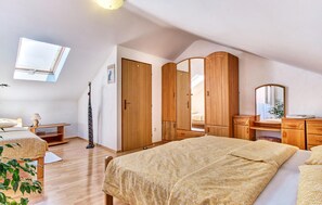 2 Schlafzimmer, Reisekinderbett, kostenloses WLAN, Bettwäsche