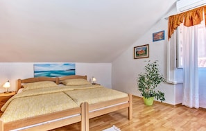 2 chambres, lit parapluie, Wi-Fi gratuit, draps fournis