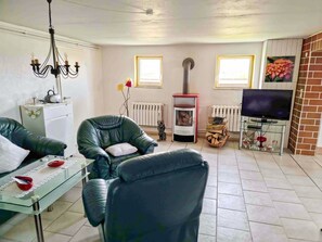 TV, caminetto