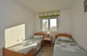 4 bedrooms, free WiFi, bed sheets