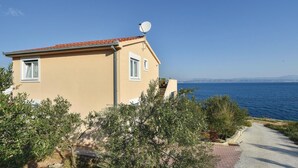 Exterior - Amazing home in Rogac with house sea view (Rogac)