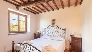 2 Schlafzimmer, Reisekinderbett, Bettwäsche