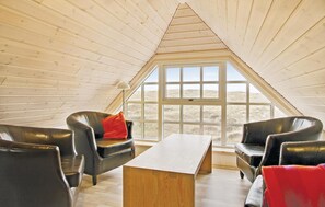 Fernseher, Kamin, DVD-Player, Tischfußball