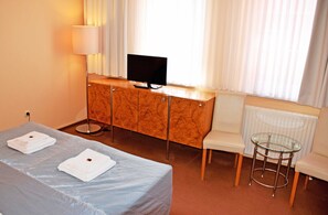 Unclassified image, 3 of 17, button